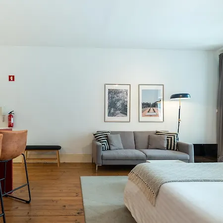 Calacatta Housing * Порту